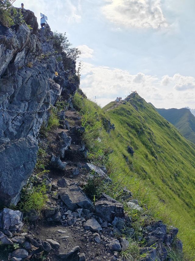 廣西崇左劍龍山山不見我我來見山