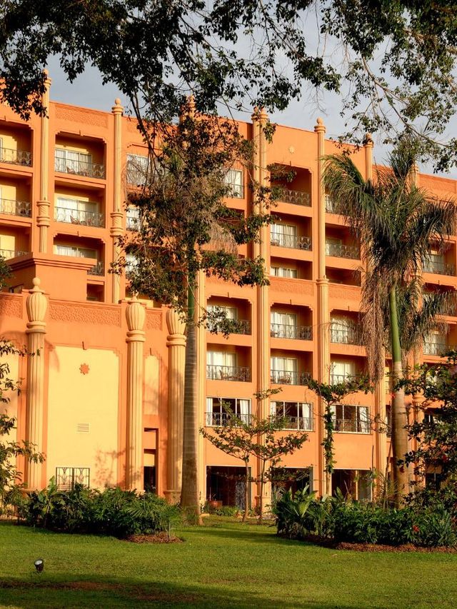 🌟✈️ Unwind in Style: Kampala's Hotel Gem 💎