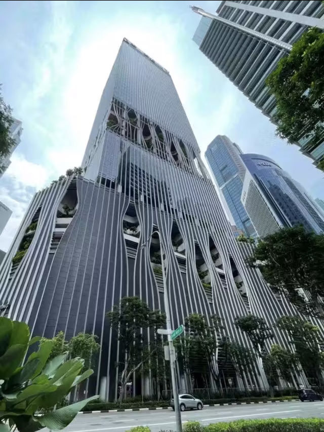 Sky Garden at Capita Springs in Singapore is Stunning 🇸🇬