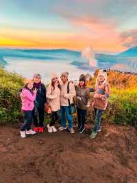 Spectacular Sunrise At Mt. Bromo⁉️🤩🌅