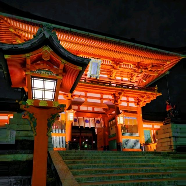 ⛩️ The spectacular Torii Gate experience ⛩️