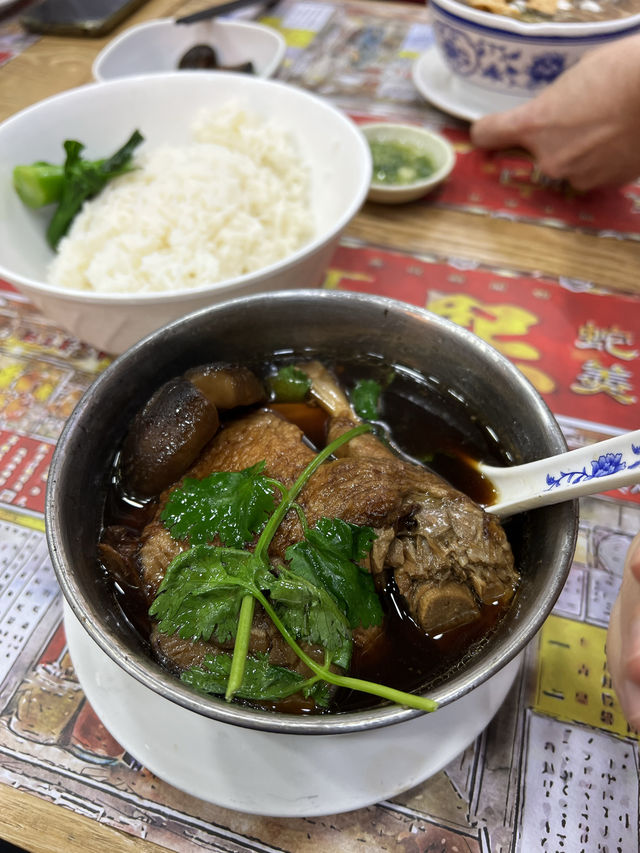 【銅鑼灣港島經典蛇羹套餐，料多實在】