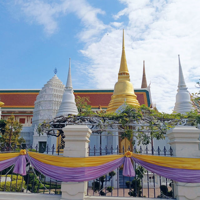 Emerald Enlightenment: A Spiritual Oasis in Bangkok 🇹🇭