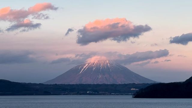 北海道洞爺湖——大自然的鬼斧神工。