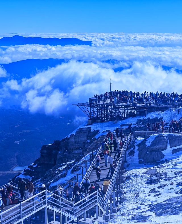 在玉龍雪山下邂逅浪漫時光