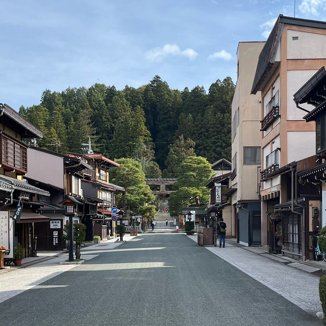 大鳥居が大迫力な櫻山八幡宮