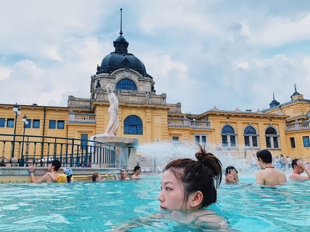 Budapest / Hungary 在宮殿裡泡溫泉？布達佩斯的特色體驗 塞切尼溫泉浴場 