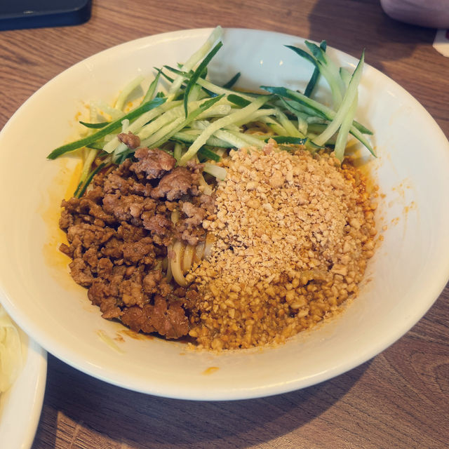 단수이에서 현지인들 사이에 소문난 갈비덮밥 맛집 흑전반점