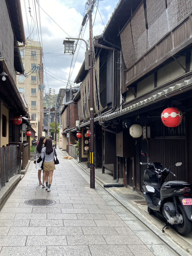 Gion District: Kyoto’s Timeless Beauty