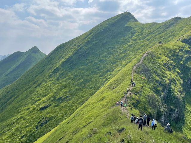 廣西崇左劍龍山山不見我我來見山