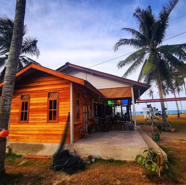 🇲🇾 Nyiur Pantai Sauh: Your Hidden Beachside Paradise Awaits!