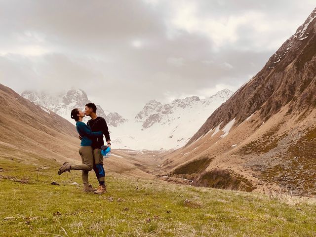 Day hike to Juta Valley, Kazbegi