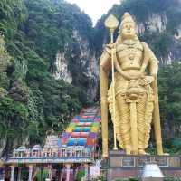 Batu Caves: A Stairway to Spiritual Splendor in Malaysia