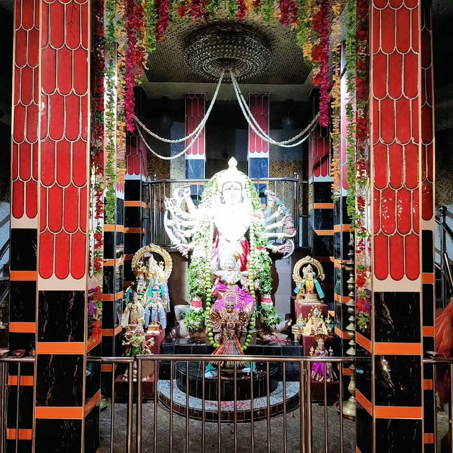 Arulmigu Sri Rajakaliamman Glass Temple: A Sparkling Marvel