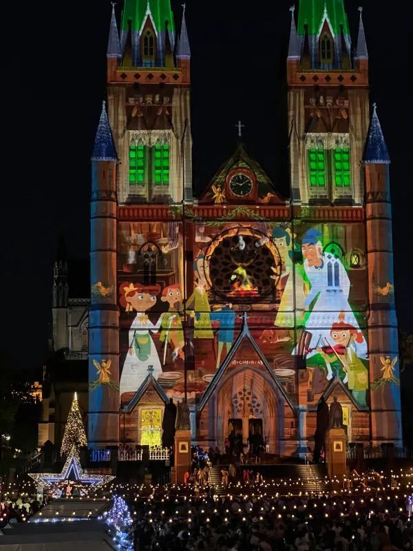 St Mary's Cathedral's Stunning Christmas Light Show