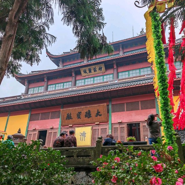 Hangzhou - Ancient buddhist temple that worth you visit