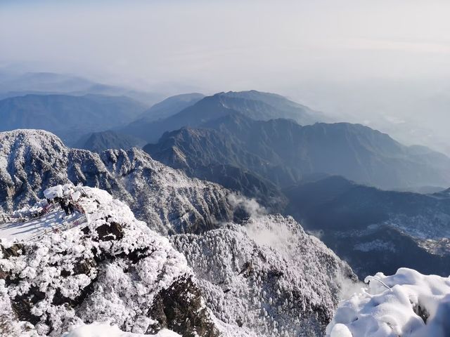 四川峨眉山 | 赴一場冬日的日出