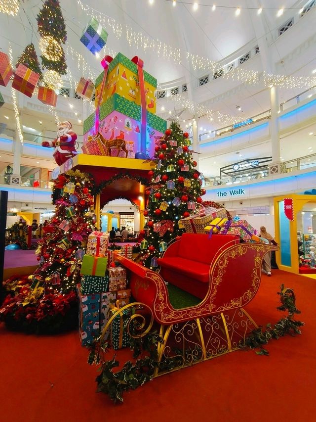 Solo Adventures Meet Festive Cheer at The Curve 