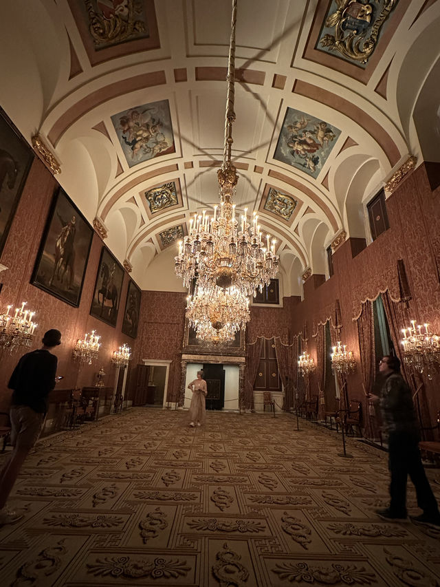 Well Guided Audiotour Throughout Amsterdam Royal Palace