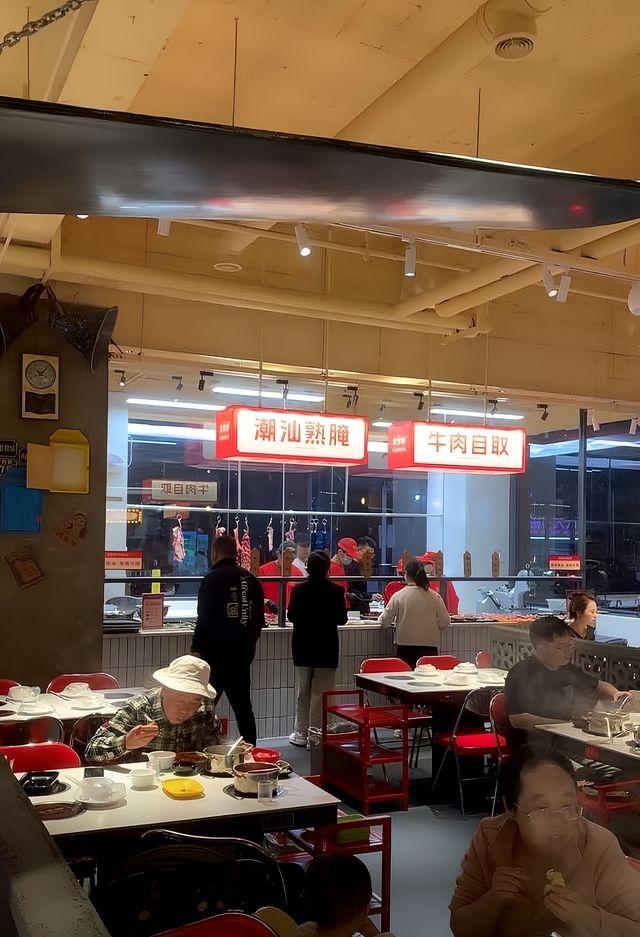 這家新開的火鍋店，簡直是美食探店者的福音