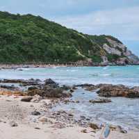 เที่ยวหาดแสมเกาะล้าน ชมถ้ำลับ เดินหาดสวย 