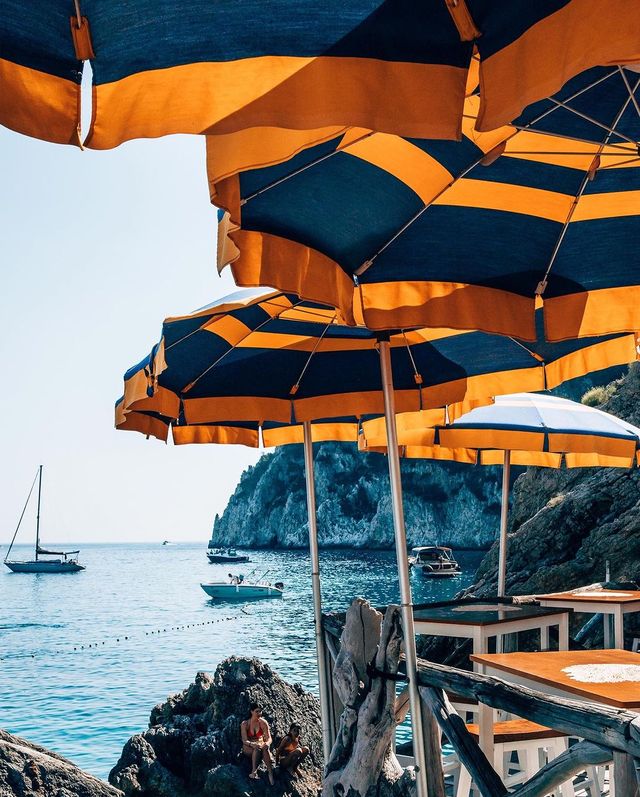 🏖️✨ Embracing the Rainbow: Captivating Colors of Capri! 🇮🇹🌈