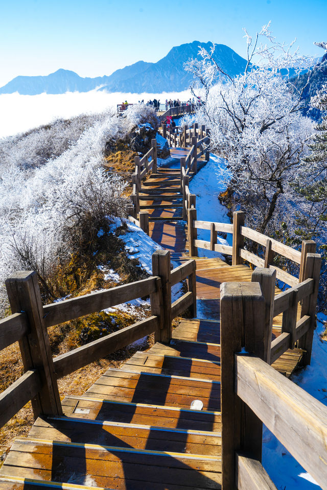 四川旅行｜美爆了的西嶺雪山，從早嗨到晚！