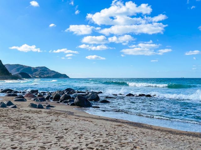 【福岡】海に続く白い鳥居と夫婦岩