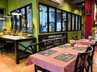 Zurich Bread Factory & Cafe คาเฟ่หลวงพระบาง