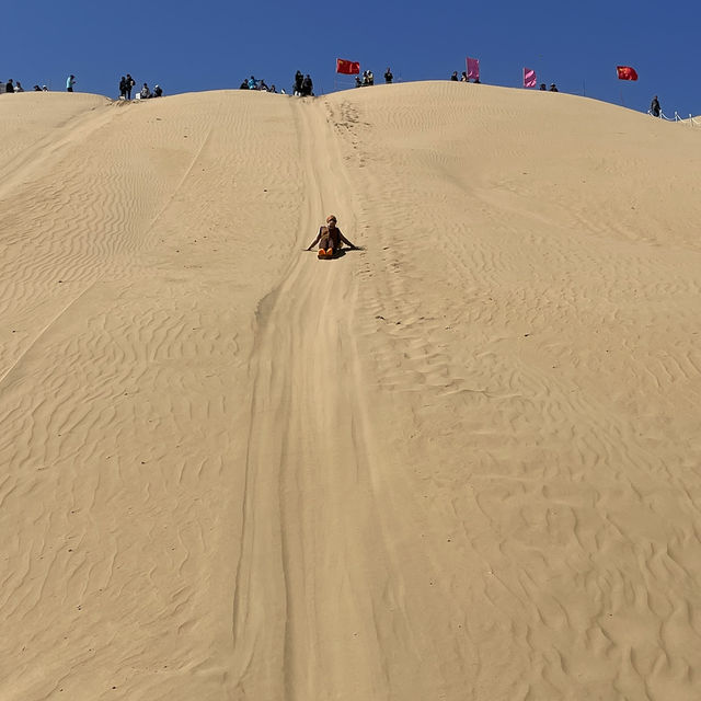 Discover the Enchantment of Kubuqi Desert: A Land of Endless Dunes and Timeless Beauty