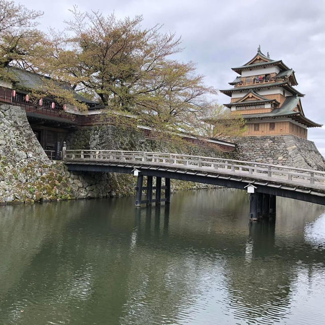 上野城：歷史傳奇與自然景緻，尋找幾分寧靜