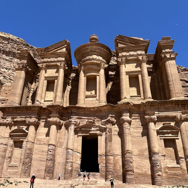 Wonders of the World: Marvel at the Magic of Petra