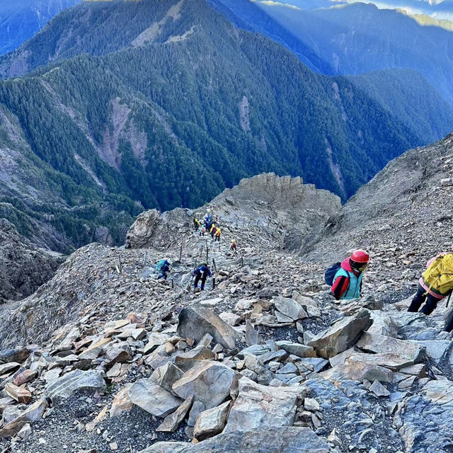 🏔️漫步在雲端｜台灣百岳之首「玉山 」