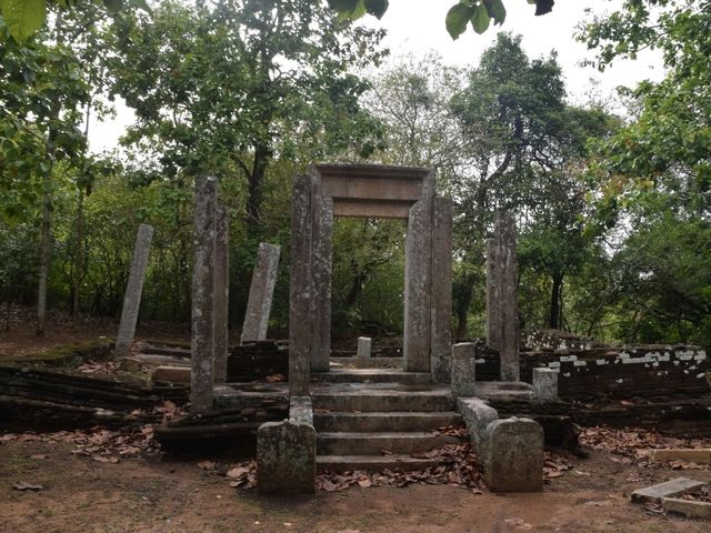 Exploring the archeological site of Mihintale 🇱🇰