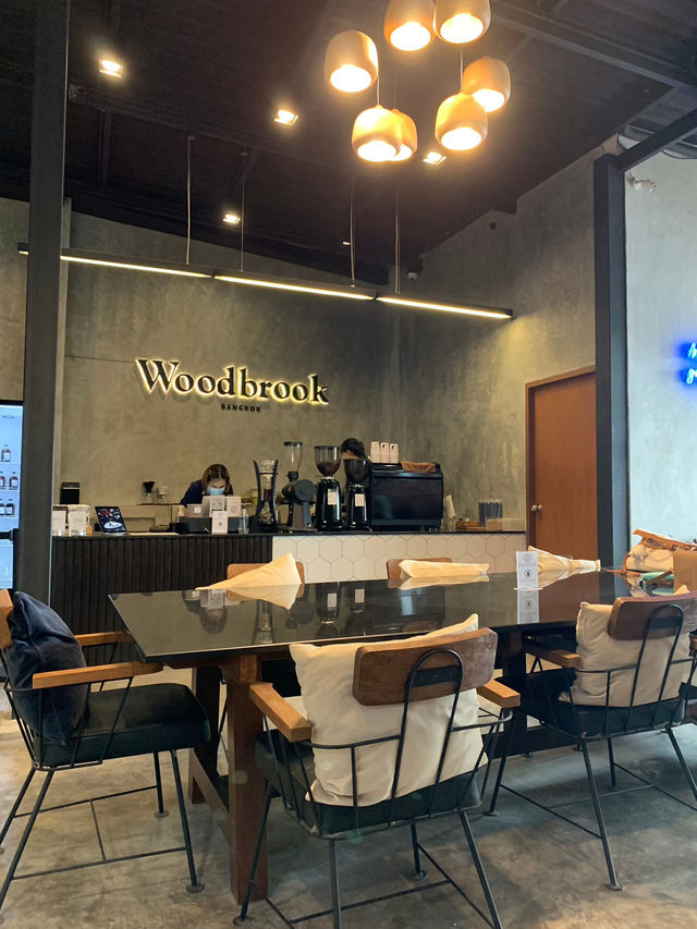 คาเฟ่ย่านทรงวาดติดริมแม่น้ำเจ้าพระยา Woodbrook