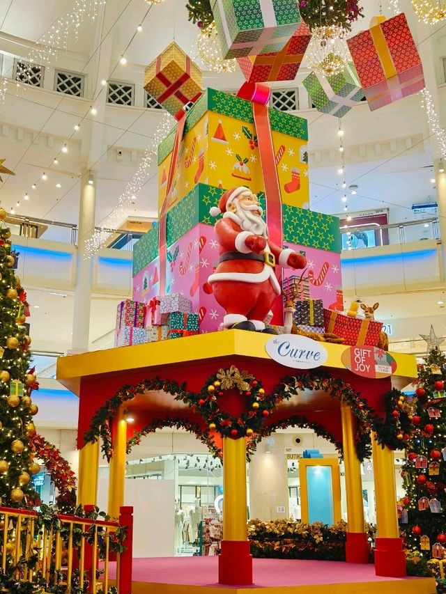 Solo Adventures Meet Festive Cheer at The Curve 