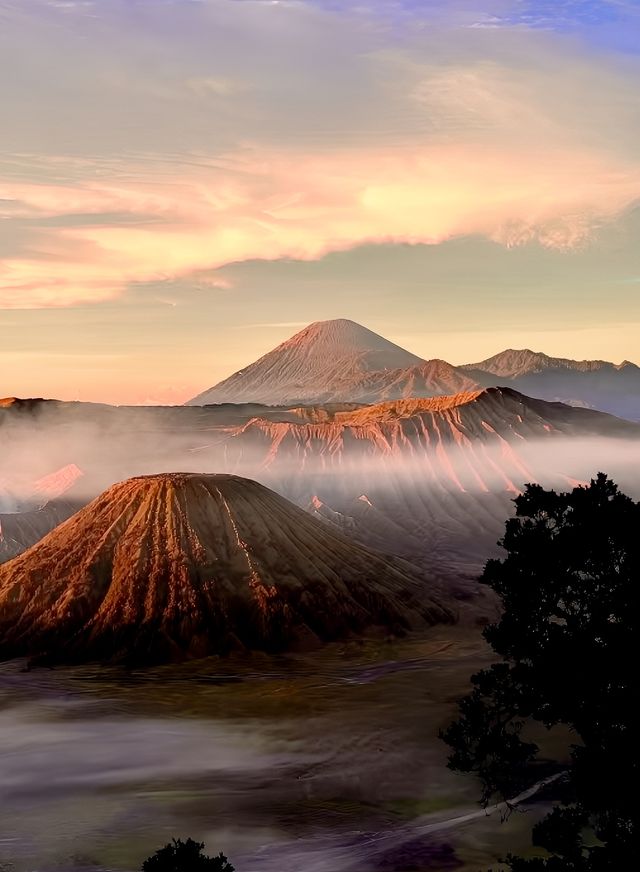 布羅莫火山：神秘的火山景觀