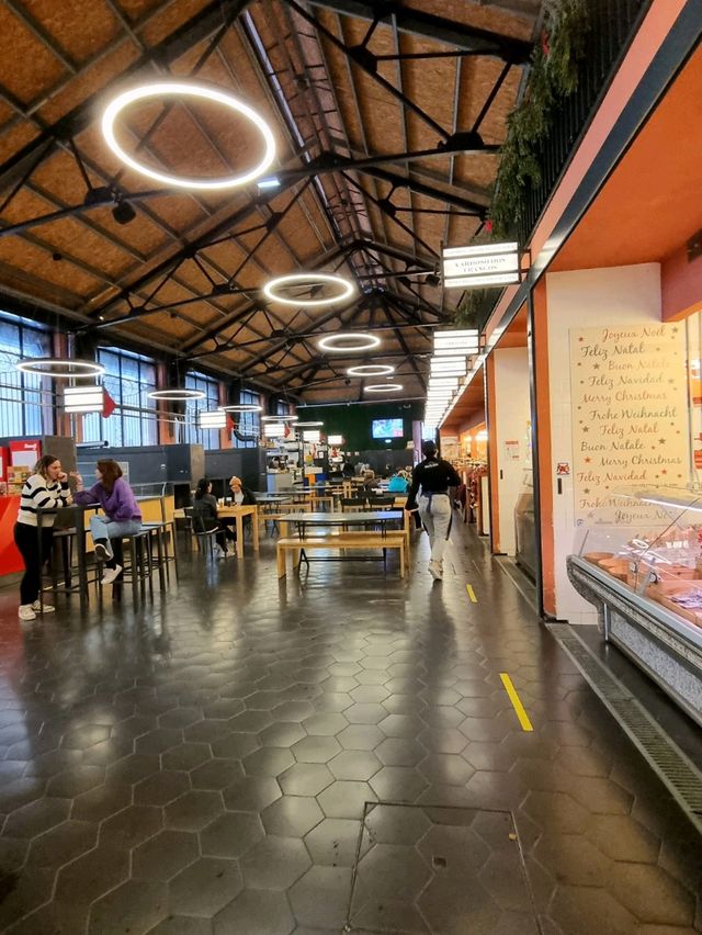 🇵🇹 Food Market in Gaia 📍Mercado Beira-Rio