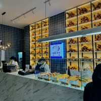 Pastry Perfection at London Layers, Blok M