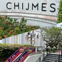 【新加坡自由行】CHIJMES：漂亮又潔白的建築，歐洲風情的ig打卡地標。適用時間：任何時候