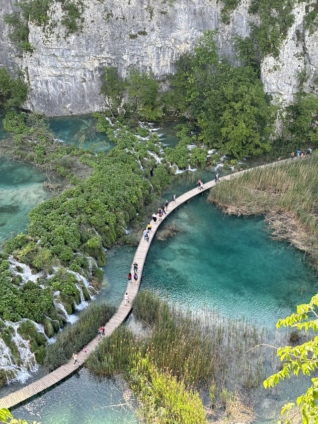 世界上最美的湖泊之一—十六湖國家公園🤍