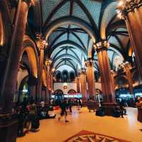 AN ICONIC RAILWAY STATION IN MUMBAI 