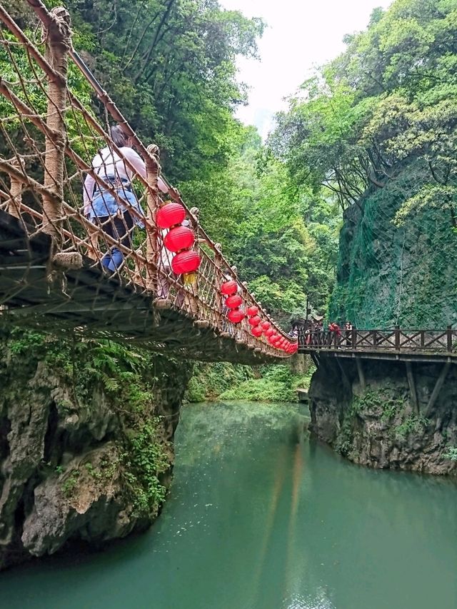 湖北宜昌三峽大瀑布，中國十大名瀑之一