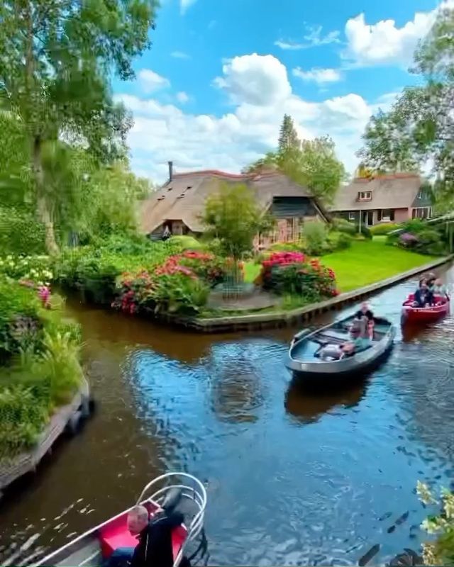 Giethoorn, Netherlands: Get Lost in the Fairytale Village!