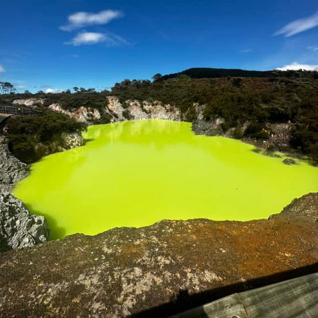 Earth's Fury Unleashed: A Breathtaking Visit to Waiotapu Thermal Wonderland