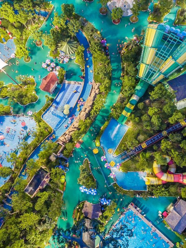 🌟 Suzhou's Splashy Summer: Top Water Attractions 🌊