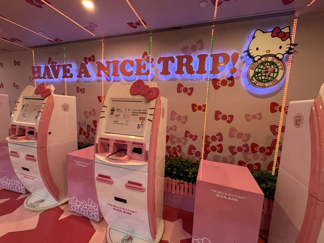 台北桃園機場初印象  Hello Kitty主題風格✈️