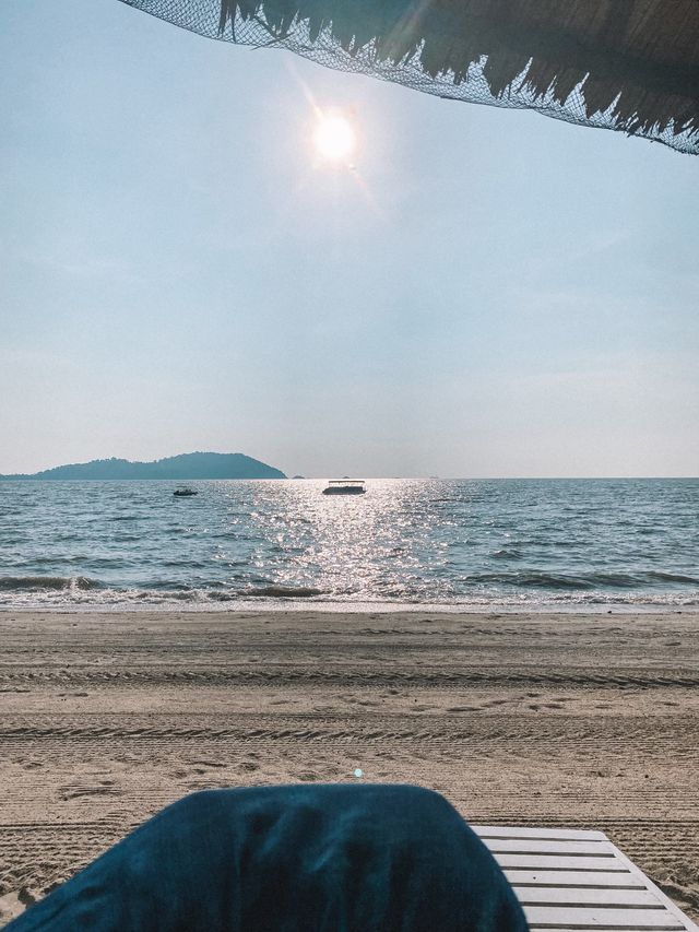 Mesmerizing sunset view of Lumut Beach 🌤️