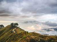 Hiking in Mount Rinjani 