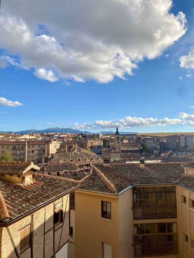 Enjoying Cochinillo at Restaurante El Bernardino in Segovia 🐷🍽️